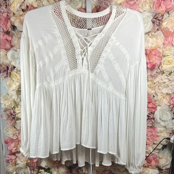 Free People Cream Lace-Up Blouse A0198 - Picture 2 of 4